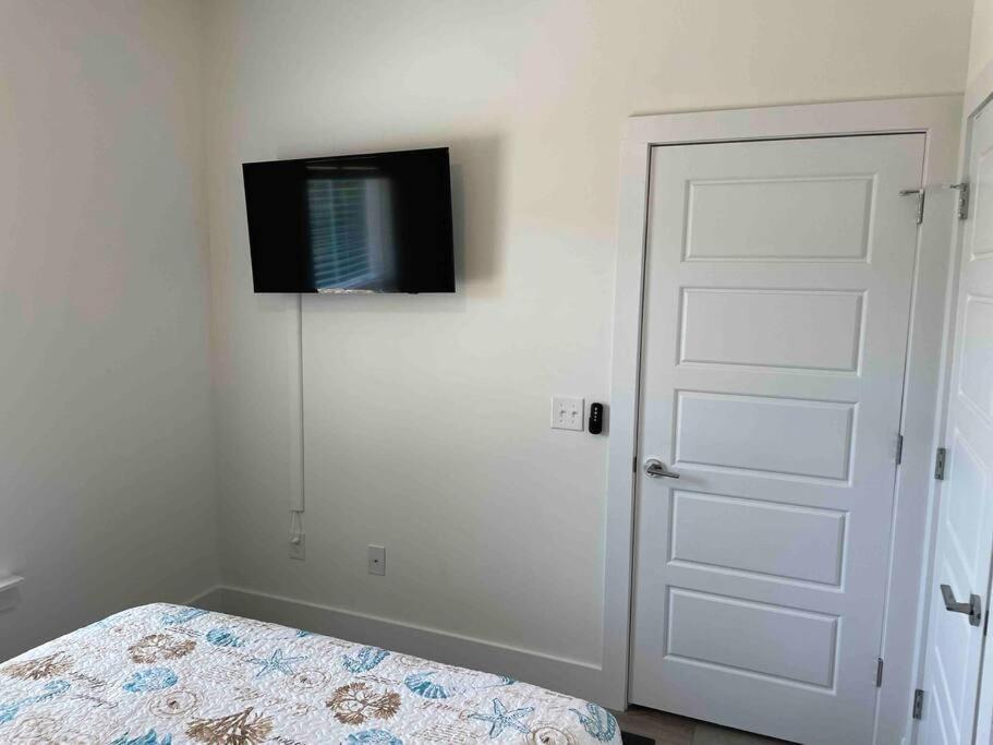 Charming 1 Bedroom Cottage Close To Dtown Nas Bchs بينساكولا المظهر الخارجي الصورة